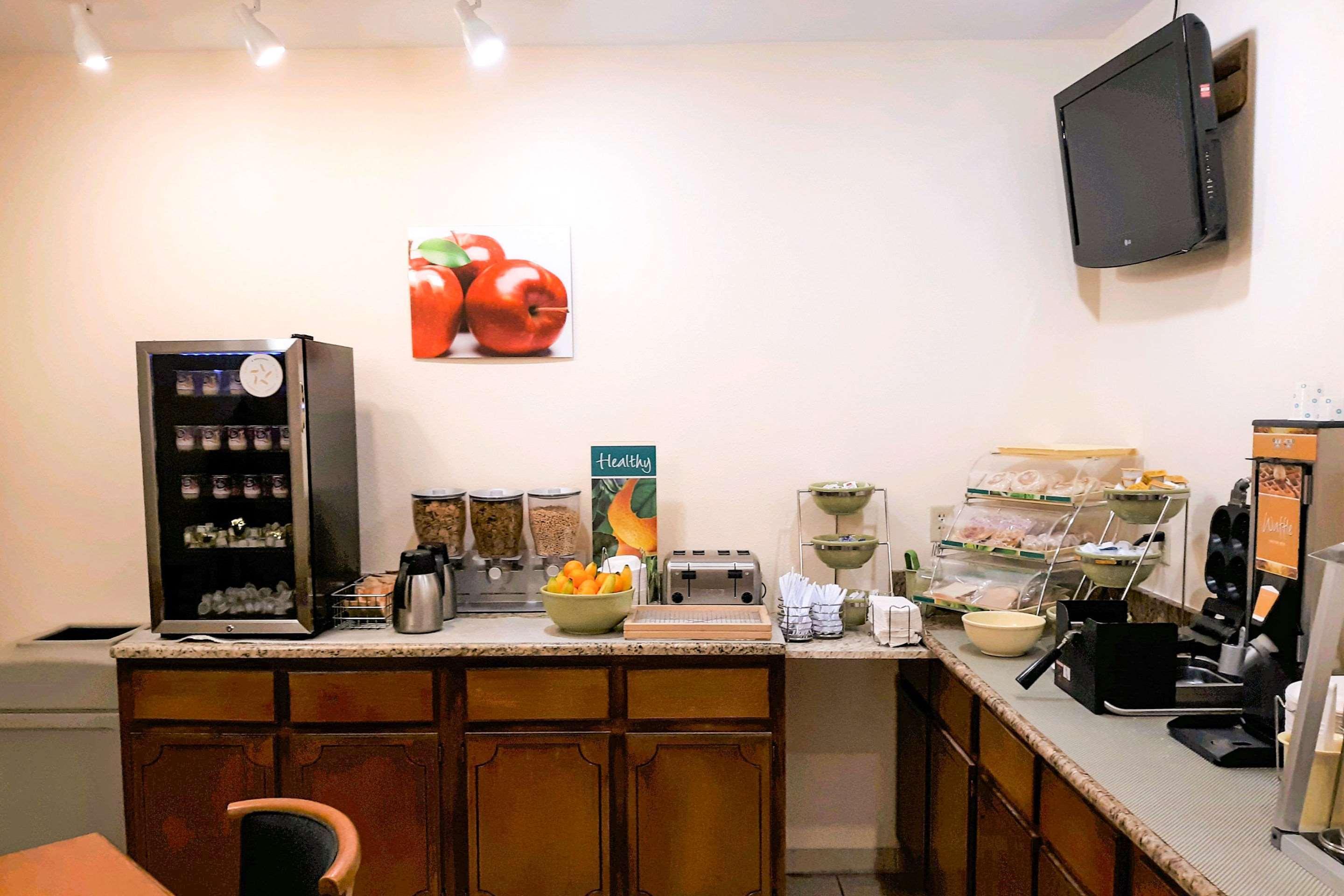 Quality Inn Near Manatee Springs State Park Чийфленд Екстериор снимка