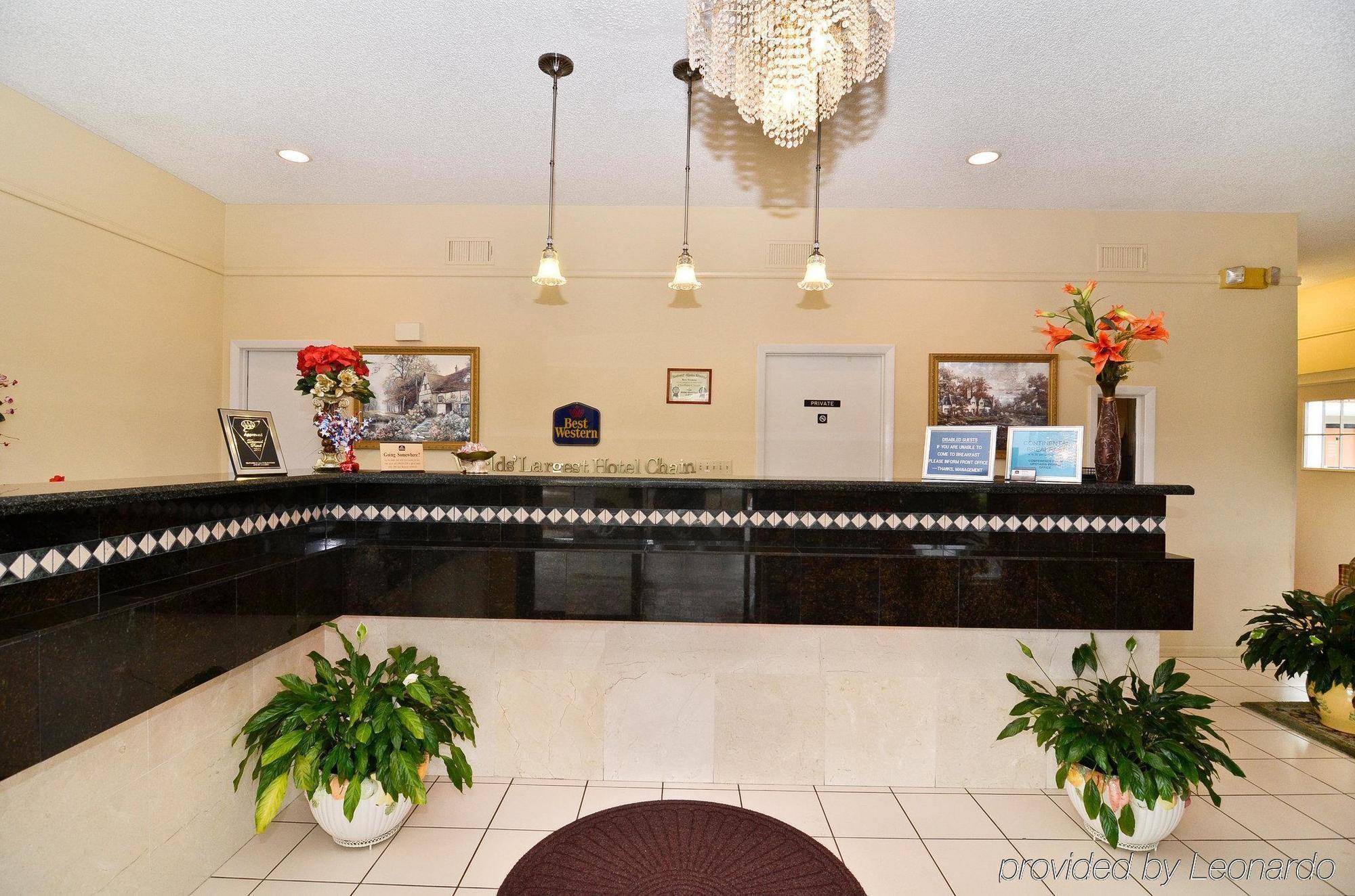 Quality Inn Near Manatee Springs State Park Чийфленд Интериор снимка